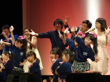 地域交流事業　アカペラ公演 in 白河（2015.8.9） 本学公認のアカペラサークル「Street Corner Symphony」が白河市 で2年連続公演。途中、キッズダンスチーム「白河スーパーキッズ」 とのコラボレーションも。 