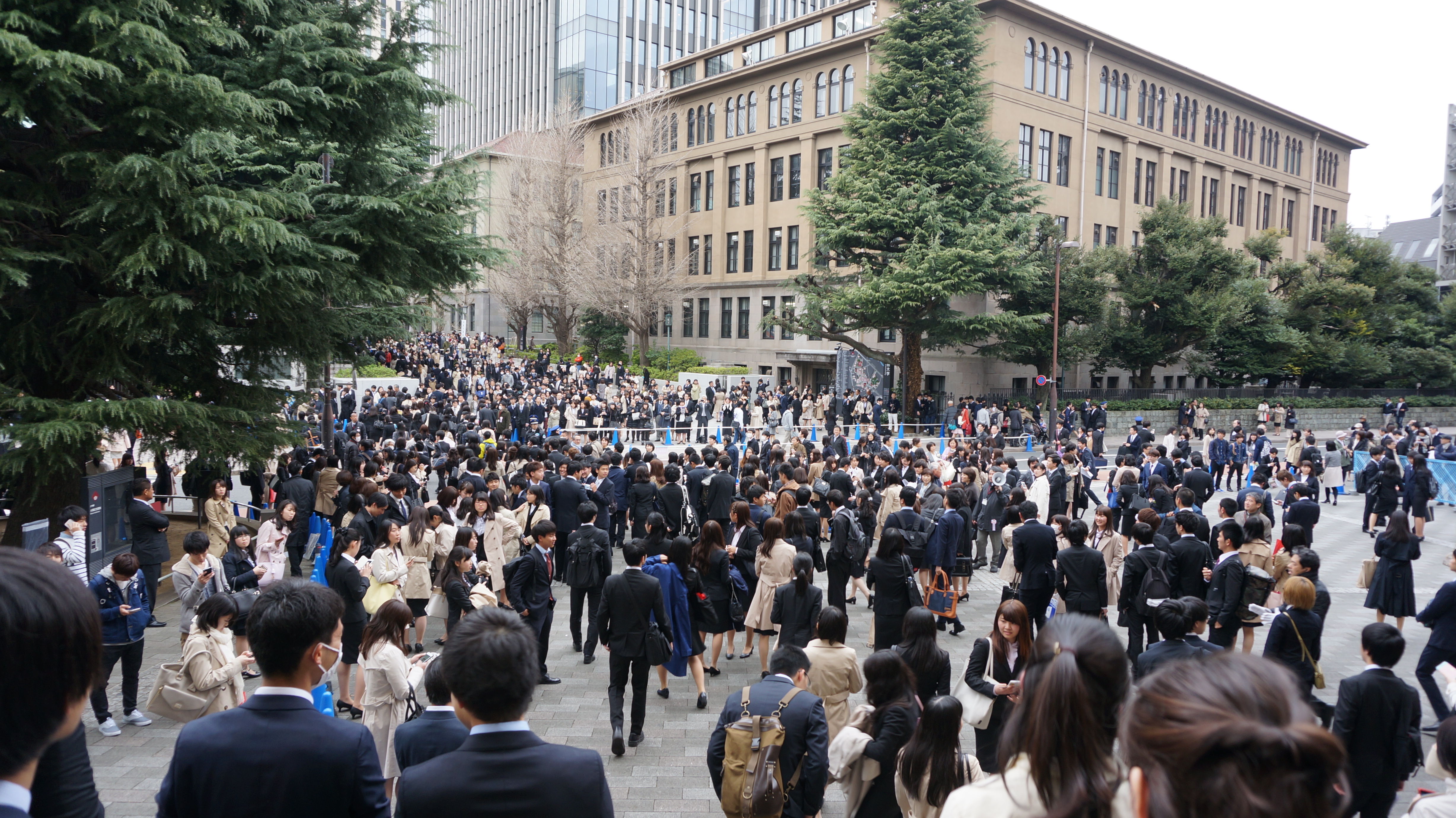 2016年4月2日 文学部入学式が行われました – 早稲田大学 文学部