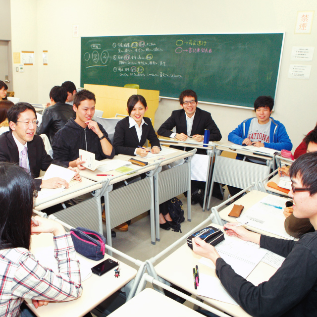 早稲田大学　政治経済学部