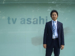 会社前にて。内容こそ違えど、仕事も柔道もアプローチは似ている。