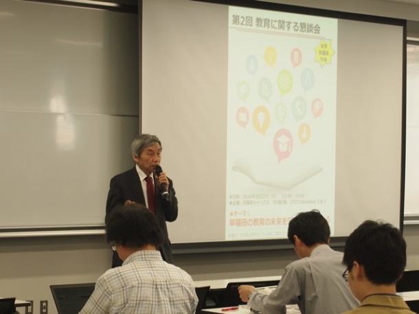 挨拶する橋本所長