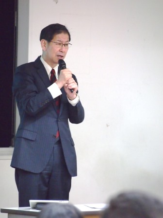 校友会について説明する島田副総長