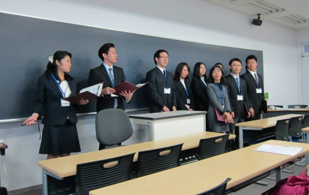 学会発表の様子。海外で日本語教育の現場に携わる派遣プログラムに参加した際の内容を報告しました