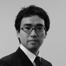 牧野プロフィール画像モノクロ