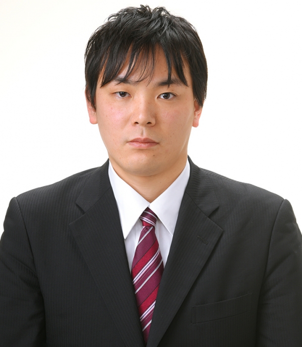【トリミング後】若手_小林洋_カラー