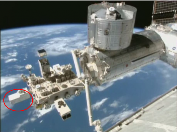 図1 CALETの取り付けポートと船外実験プラットフォーム(出典:NASA/JAXA)