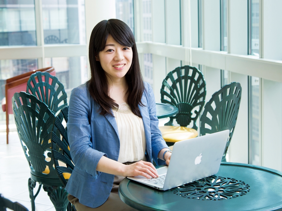 小林 里絵さん<br>夜間主プロフェッショナル<br>（ファイナンス専修）<br>NTTデータ株式会社