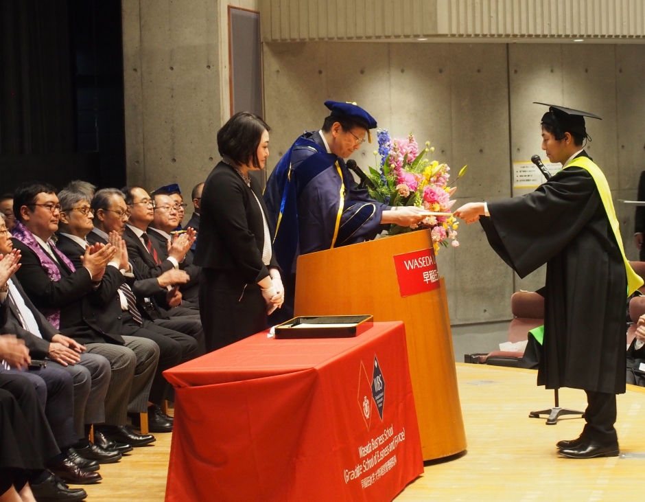 2018年度学位授与式においてERS Award 受賞者表彰が行われました