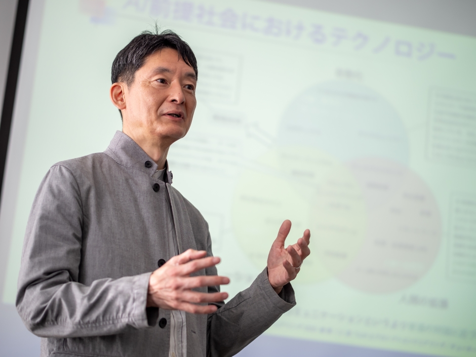 斉藤　賢爾  教授（SAITO, Kenji)