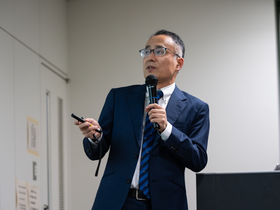 内田 交謹 教授 （UCHIDA,Konari）