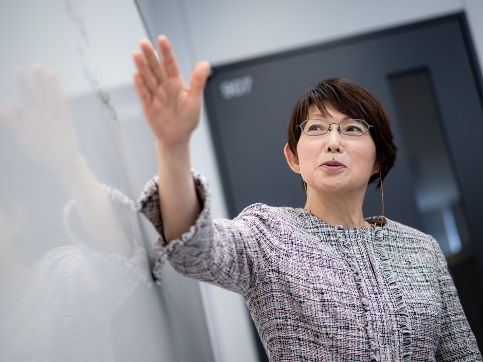 イネステーラー 笠 章子 教授 （INNES-TAYLOR , Akiko Ryu）