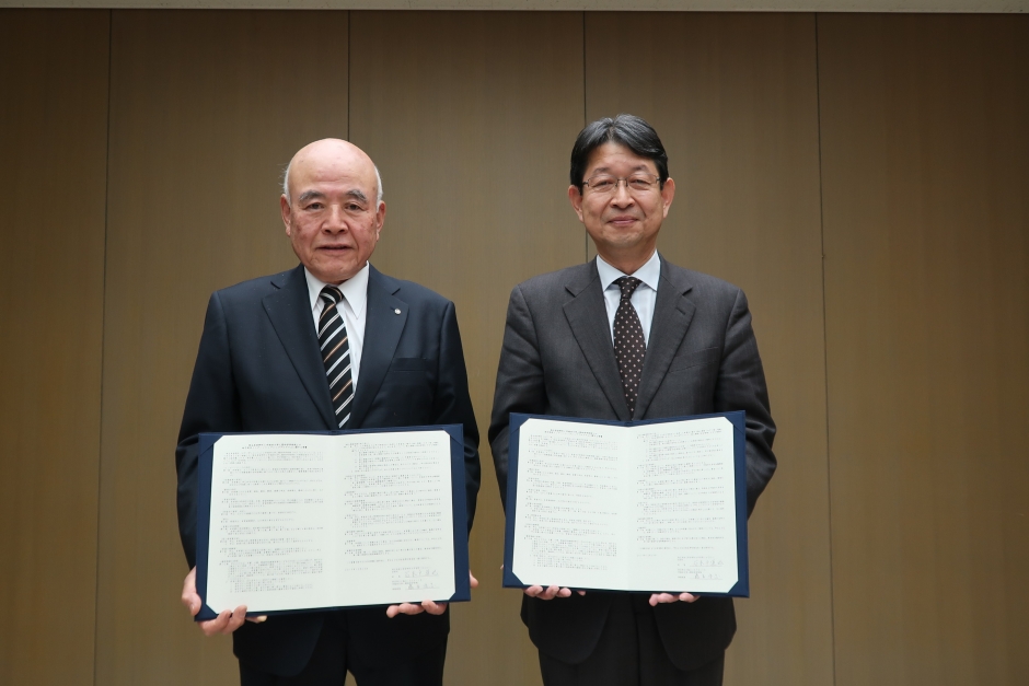 埼玉県皆野町と地方創生インターンシッププログラムの調印式を行いました。