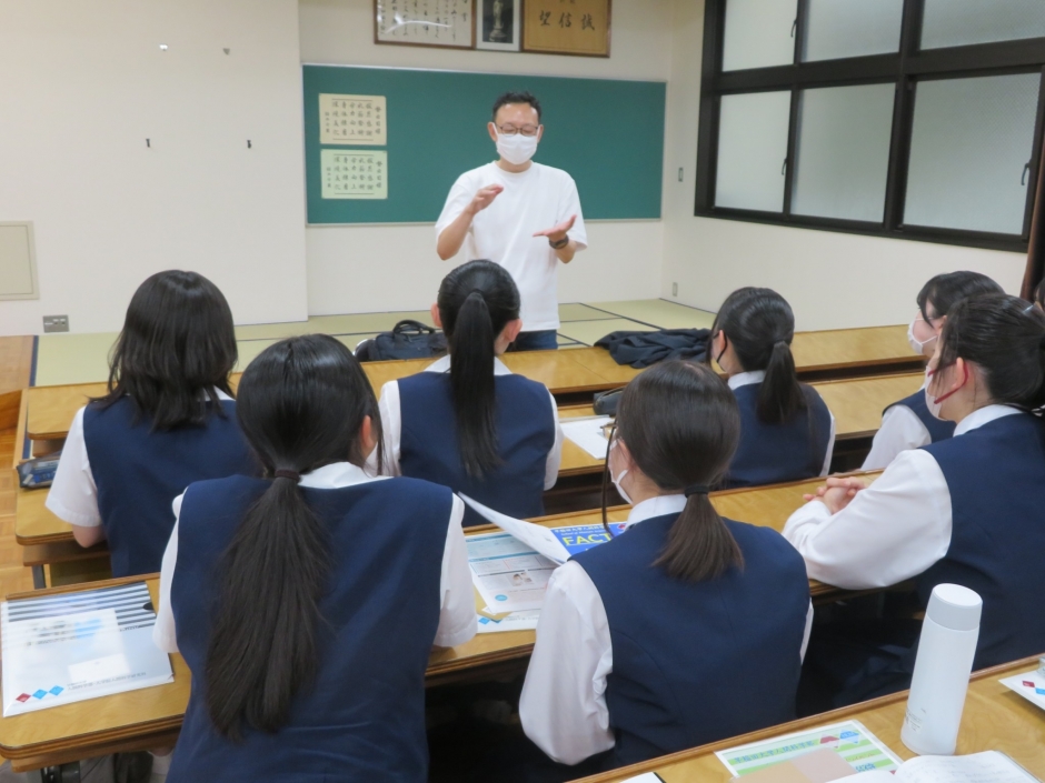 熊本県 真和中学・高等学校にて人間科学学術院 原太一教授が出前授業を実施しました
