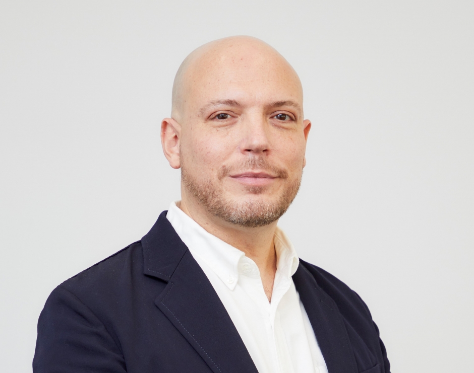 Professor Greg Dvorak co-curated “Air Canoe: Art from Northern Oceania” in the 10th Asia Pacific Triennial, Brisbane, Australia