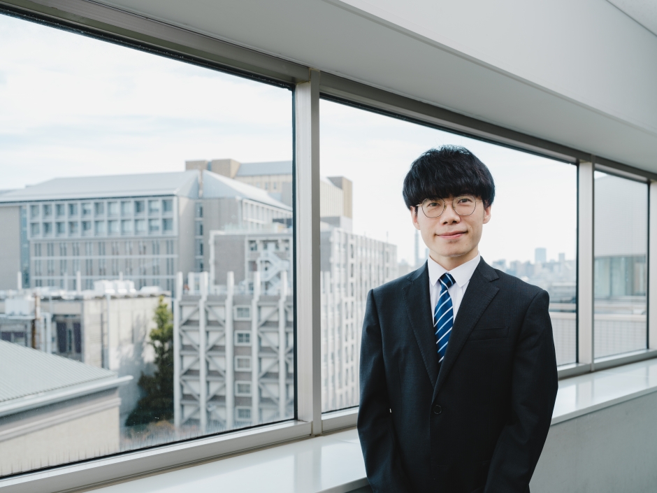 演習での教授陣からの助言や メンバーとの議論を通して 「研究活動」とは何かが明確に<br>修士課程　梁 良さん（2021年9月入学）