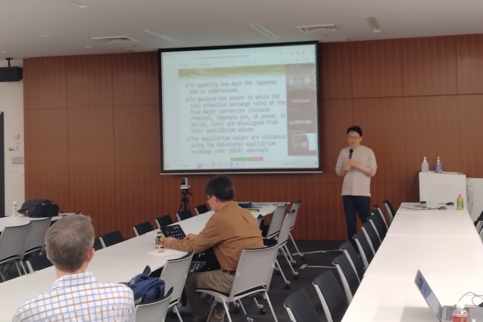 [SILS Faculty Seminar] How much is the yen undervalued?