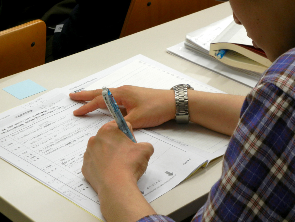 2017年度秋学期末試験　実施方法およびレポート題目発表