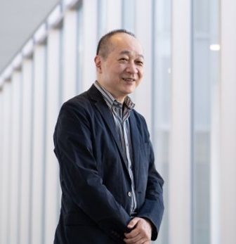 「異なる文化を背景に持つ相手への“伝える工夫”を多角的に考察する（小田島 恒志　文化構想学部教授）