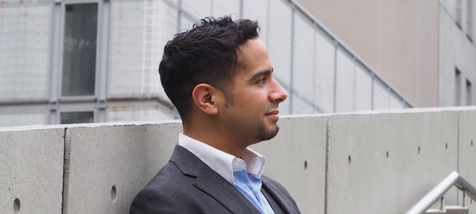 「世界文学をたくさん読みましょう！」文化構想学部　マヌエル・アスアヘアラモ 准教授　（新任教員紹介）