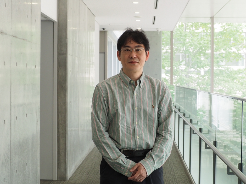 「サステイナブルな社会に向けた実践的な研究を目指して」文化構想学部　西城戸誠教授　（新任教員紹介）