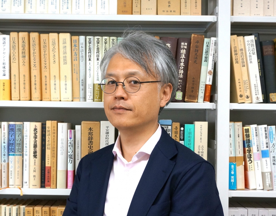 「ことばの歴史と生きたことばと」文化構想学部　加藤大鶴教授（新任教員紹介）