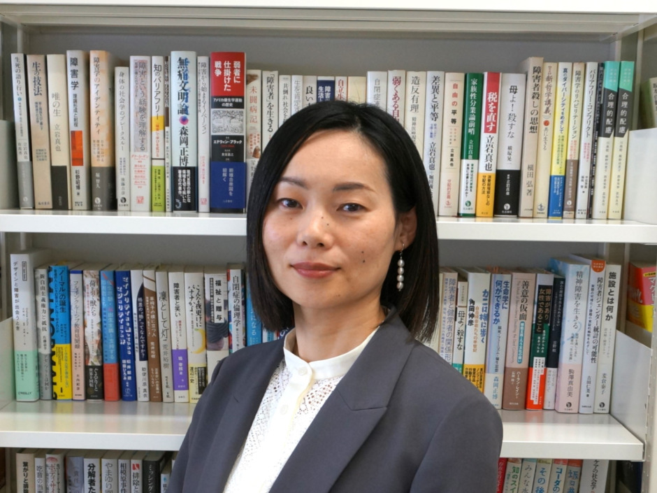 「“見られること”の苦しみから社会を問う」文化構想学部　西倉実季教授（新任教員紹介）