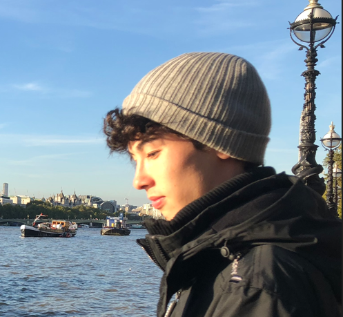 興味の対象から研究の対象へ（日本語日本文学コース：ベント勇亮ヘンリーさん）