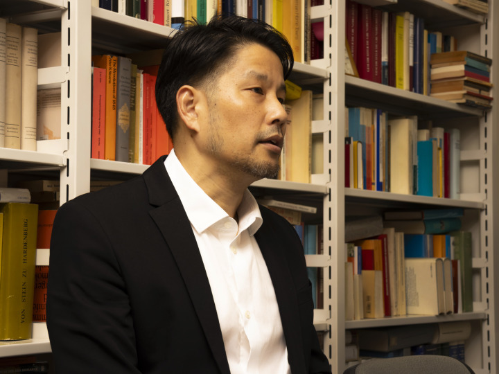 ドイツ近代の民衆心理から、ナチズムへの道程を紐解いていく【史学分野】小原淳教授