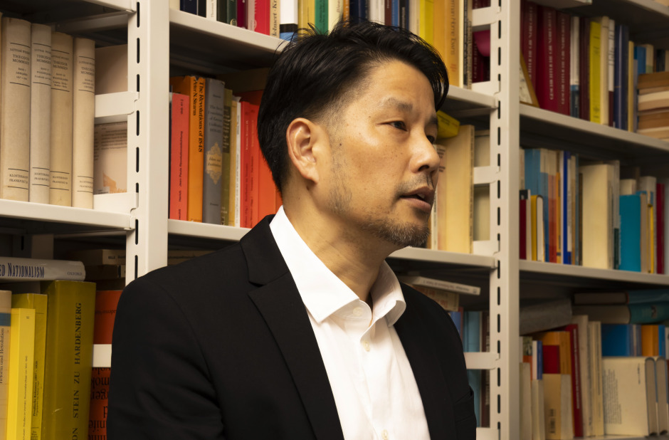 ドイツ近代の民衆心理から、ナチズムへの道程を紐解いていく【史学分野】小原淳教授