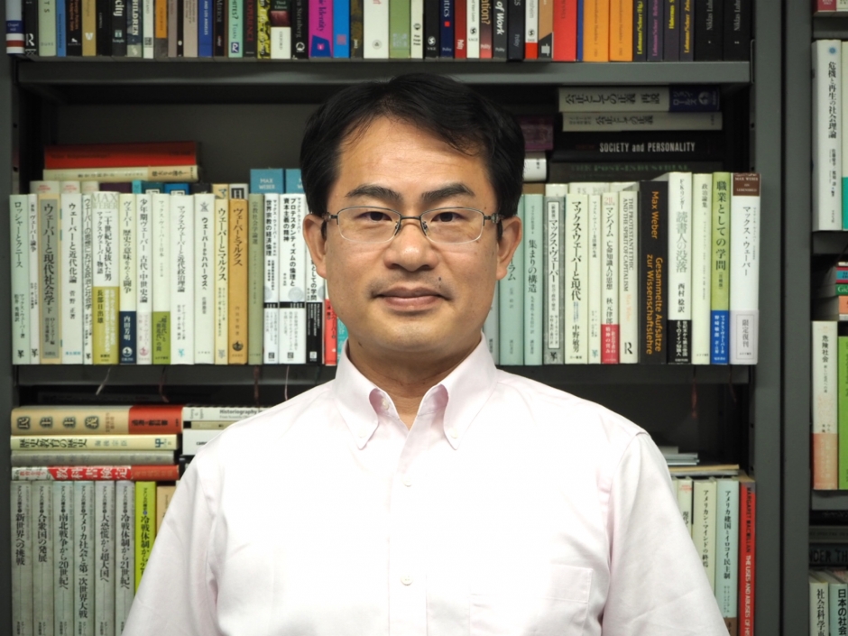 「社会学：人間社会を理解するための全面展開」文学部　岡本智周教授　（新任教員紹介）