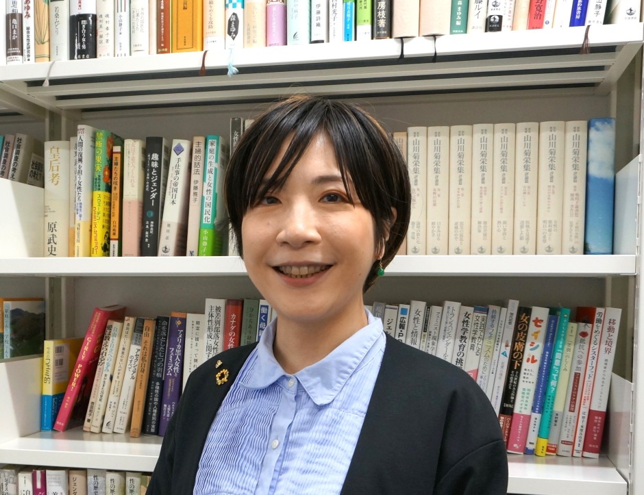 「モヤモヤからワクワクへ　解放のための学びの実践研究」文学部　矢内琴江准教授（新任教員紹介）