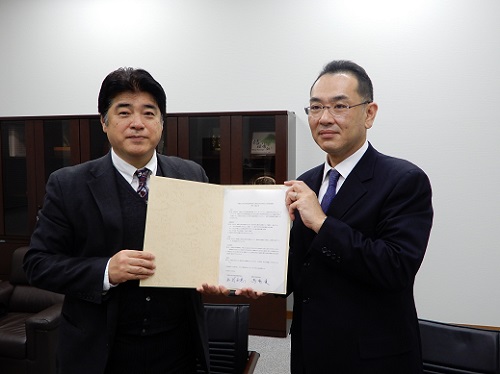 新潟大学法学部との教育連携準備協定を締結しました。