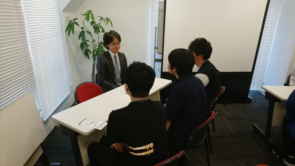 法学部Lawyer’s Salon～法律事務所にOB訪問！～