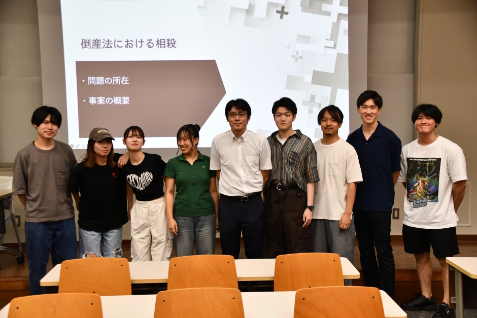 (昨年度担当頂いた棚橋ゼミのみなさん)<br />
参加者の声「先生方や学生の雰囲気が良く、とても居心地が良かったです。特に模擬ゼミナールで実際の学生の雰囲気を知ることができたのはとても貴重な機会でした。」