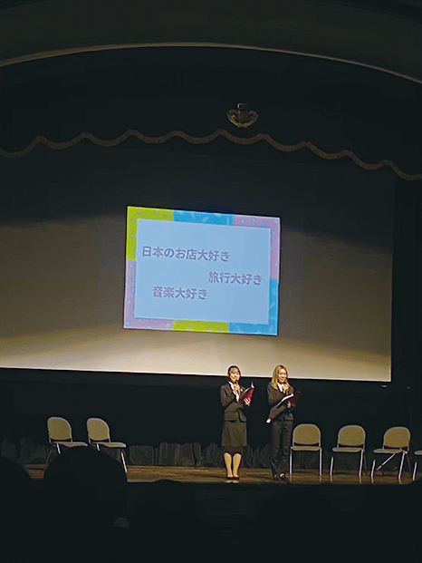 スピーチコンテストで司会を務めました。