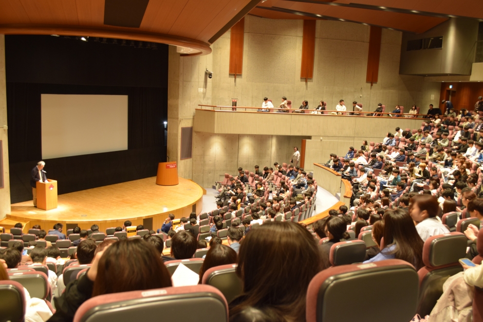 2024年度早稲田大学政治経済学部 新入生歓迎シンポジウムが開催されました