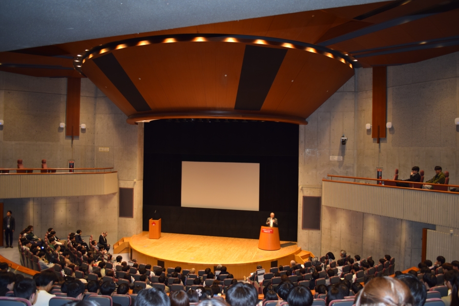 2025年度早稲田大学政治経済学部 新入生歓迎シンポジウムが開催され