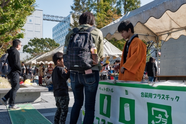 「エコステーション」を設置。ゴミはしっかり回収・分別しています。
