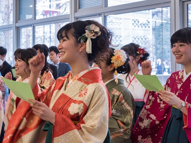 ご卒業・修了おめでとうございます。2017年度学位授与式が行われました。