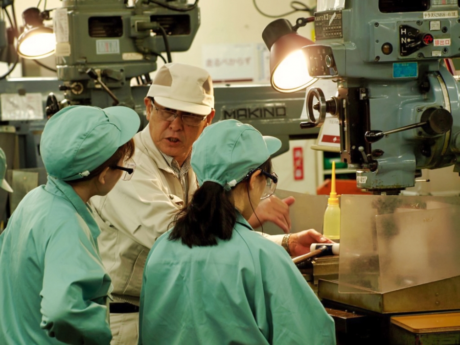 早稲田理工の実践教育を支える技術職員 井坂智明氏が平成30年秋の黄綬褒章を受章しました。