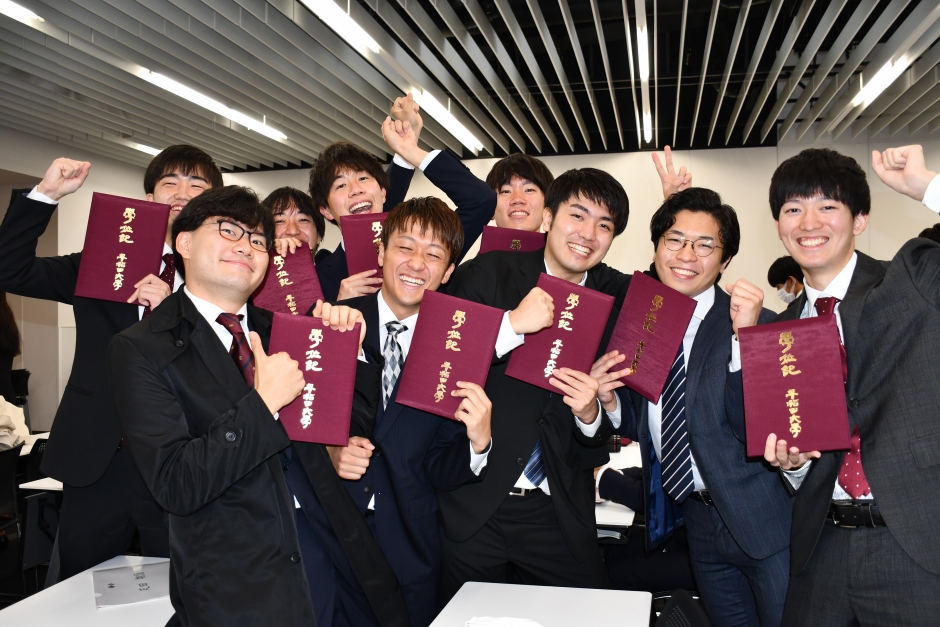 ご卒業・修了おめでとうございます。2022年度学位授与式が行われました。