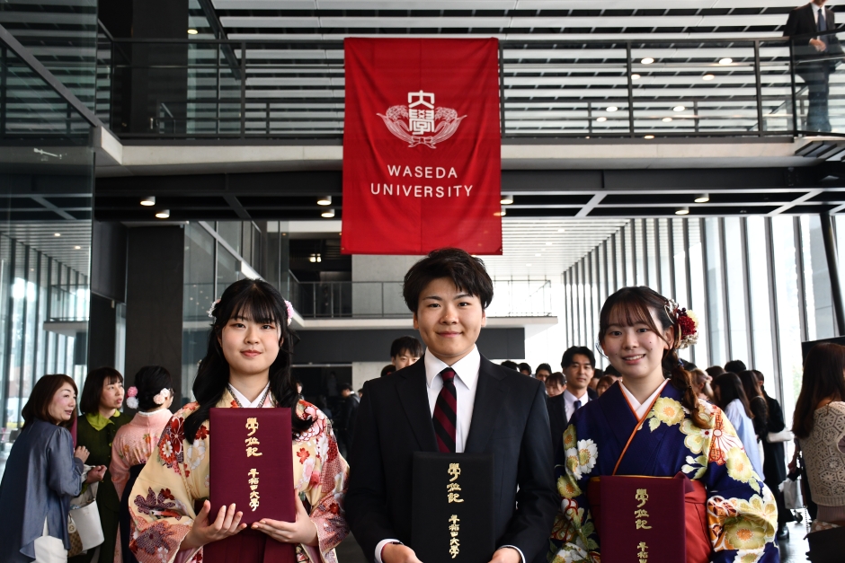 ご卒業・修了おめでとうございます。2024年度学位授与式が行われました。