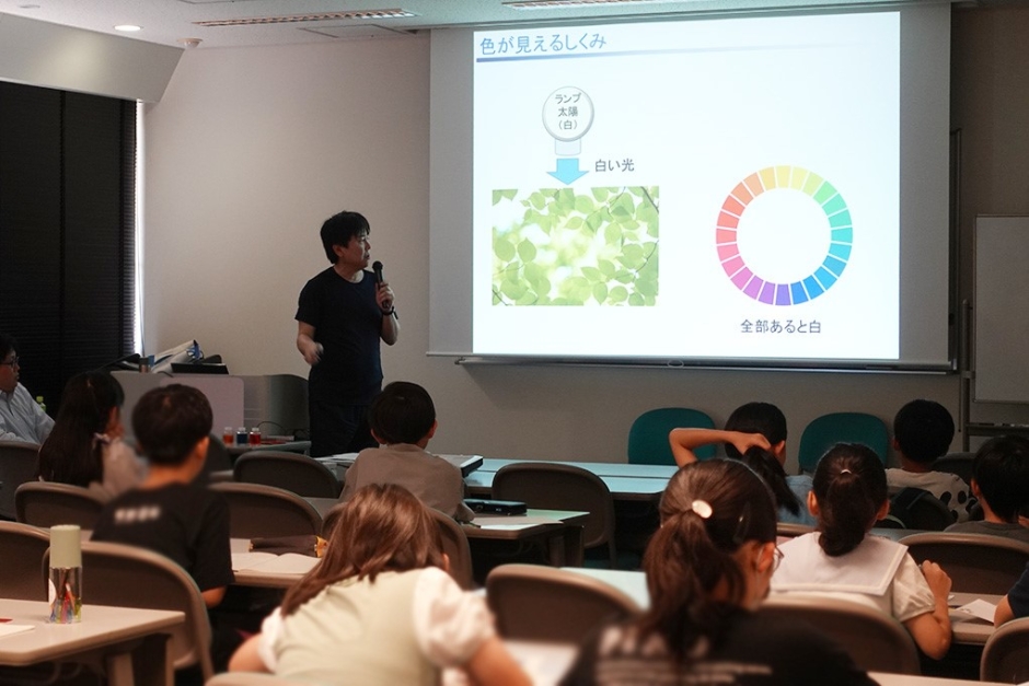Professor Kazuma Mawatari Delivers Lecture at the 29th Science Café in Kitakyushu Science and Research Park