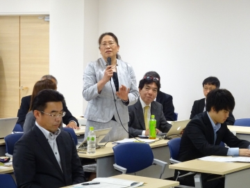 シンポジウムでは積極的な議論が行われました