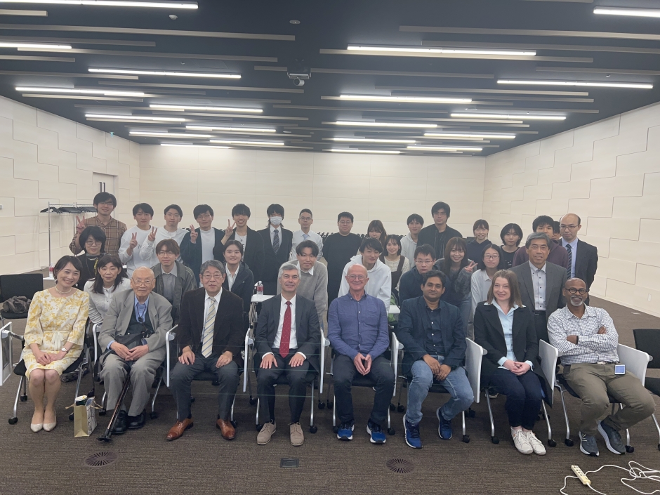 【開催報告】2024年11月5日「国際シンポジウム：ペロブスカイト材料とデバイスの化学」について