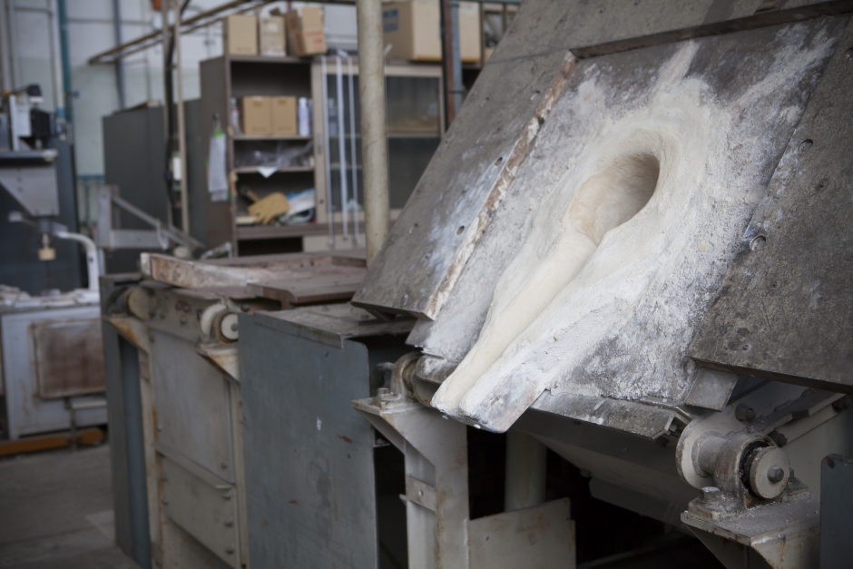 サイリスタ式高周波誘導炉:東芝