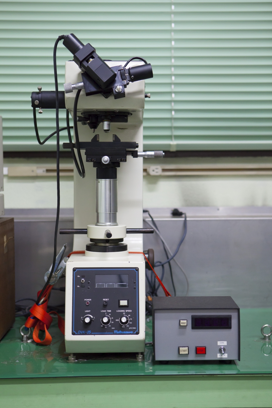 ビッカース硬さ計DVK-2S:松沢
