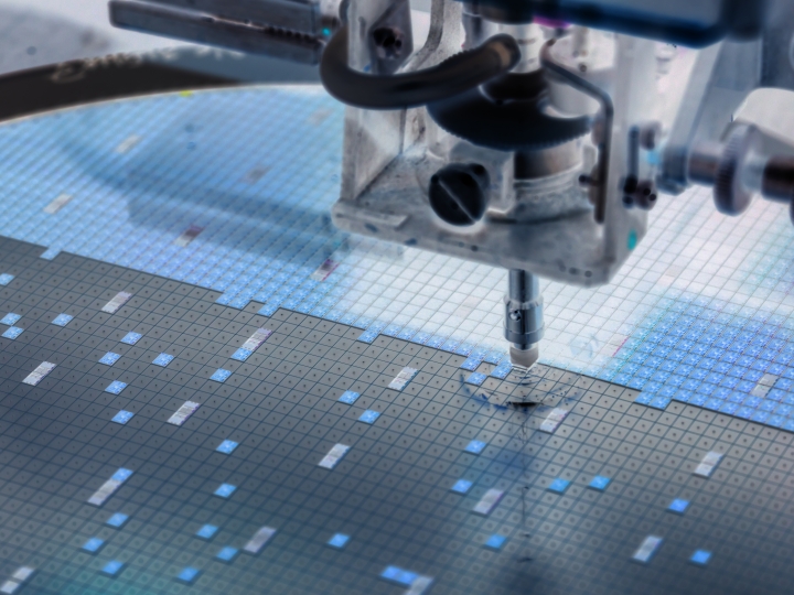 【材研共同研究による成果】ステップアンバンチング現象の発見