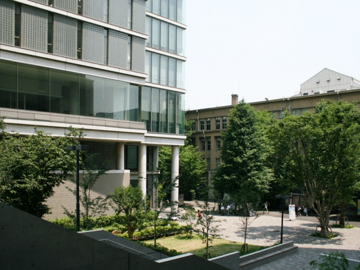 社会科学部創設50年史編纂委員会