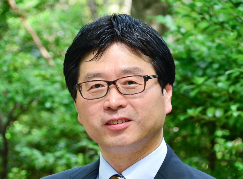 卒業生のみなさんへ(学術院長祝辞)